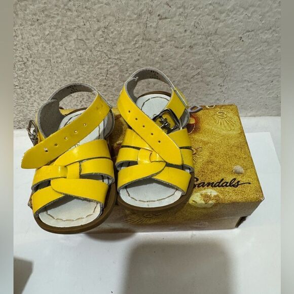Salt Water Sun-San Surfer Sandals size 3 shiny yellow - Picture 1 of 5